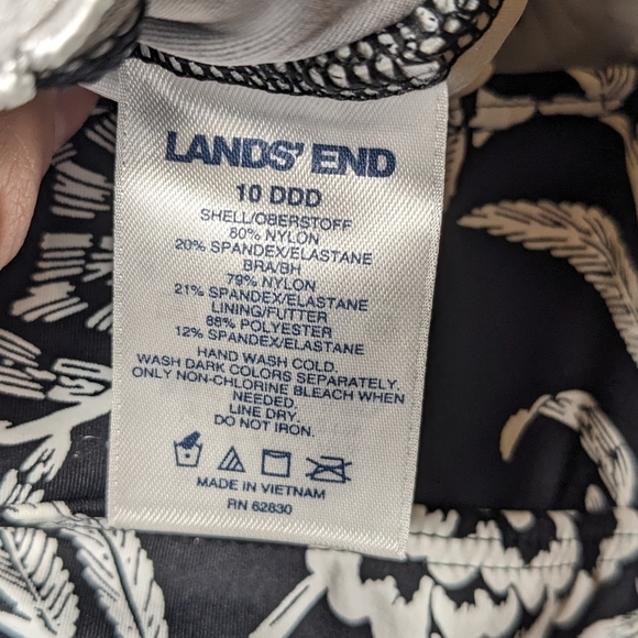 Lands' End twist tankini top - Picture 8 of 9